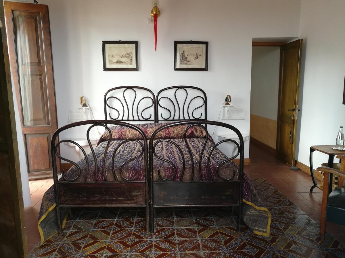 La Locanda Del Barbablu สตรอมโบลี ภายนอก รูปภาพ